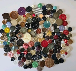 200 Vintage Knöpfe: Zelluloid, Acryl, Kunststoff, Gemüse Elfenbein, Holz, Basteln - Bild 1 von 7