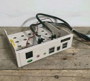 Vintage Computer MULTIFUNKTIONS FRONTPLATTE 5,25" USB - FIREWIRE - AUDIO ✅ - Bild 1 von 3