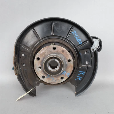 91-97 BMW 840ci 850ci E31 Right Rear Spindle Knuckle Hub 33321090336 OEM Used - Image 1 of 4