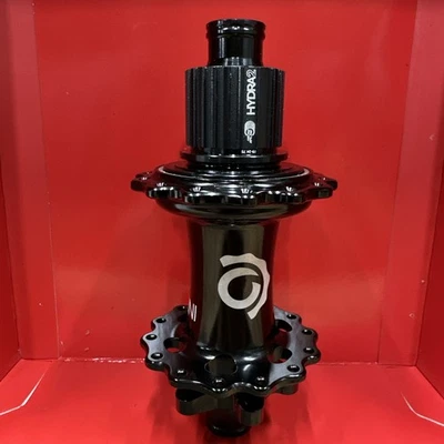 Buje trasero clásico Industry Nine Hydra 2 - 12 x 148 mm, 6 pernos, XD, negro, 28H Foto 1 de 2