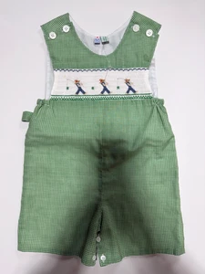 The Plantation Shop Jungen gesmokter Strampler Größe 4 grün Gingham Farmer Stickerei - Bild 1 von 2
