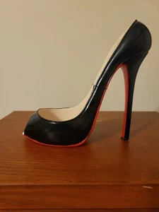 Wild Eye Black W/Red High Heel Wine Bottle Holder Caddy Open Peep Toe Stiletto - Picture 1 of 9