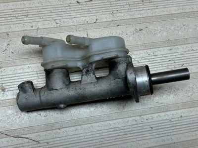 Honda Fit 2009 2010 cilindro maestro de freno sin navegación OEM usado Foto 1 de 4