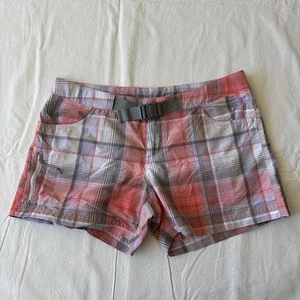 Y2KColumbia Shorts Women’s 6 Plaid Chino Hiking Belted Omni-Shade Sun Protection - Picture 1 of 15