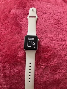 Apple Watch Series 3 38 mm caja de aluminio plateada correa deportiva blanca - Imagen 1 de 6