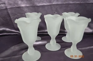 Lot of 5 Vintage Frosted White Glass Sundae Ice Cream Glasses - Picture 1 of 4