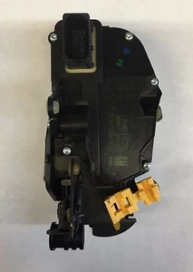 MOTOR ACTUADOR PESTILLO CERRADURA PUERTA (NUEVO GM) DELANTERO IZQUIERDO SE ADAPTA A CADILLAC CTS 2003-07 - Imagen 1 de 4
