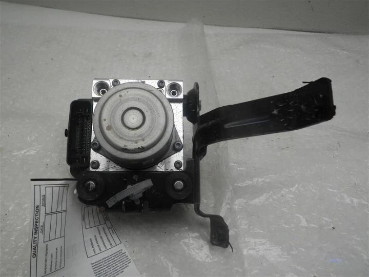 2018-2019 GMC Sierra Denali 2500 HD ABS Anti-Lock Brake Pump Assembly OEM - Image 1 of 4