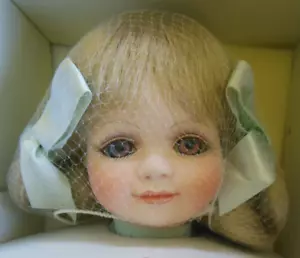 Muñeca de porcelana vintage del gremio de diseñadores "MOONBEAM" edición limitada firmada -18" - Imagen 1 de 6