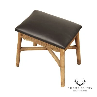 Antiguo reposapiés o banco victoriano de mimbre y cuero Foto 1 de 4