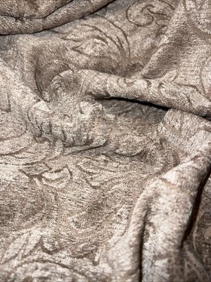 Tapicería Chenille Taupe Floral Shelby Cortinas Hogar Tela El Patio 56" Ancho Foto 1 de 4