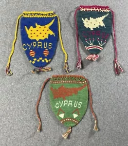 Antica borsa a mano all'uncinetto multicolore nappa Cipro Miser (SET DI 3) - Foto 1 di 4