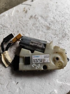 Volkswagen Beetle 2002/Rear lift Motor/1C0959733B - Foto 1 di 5