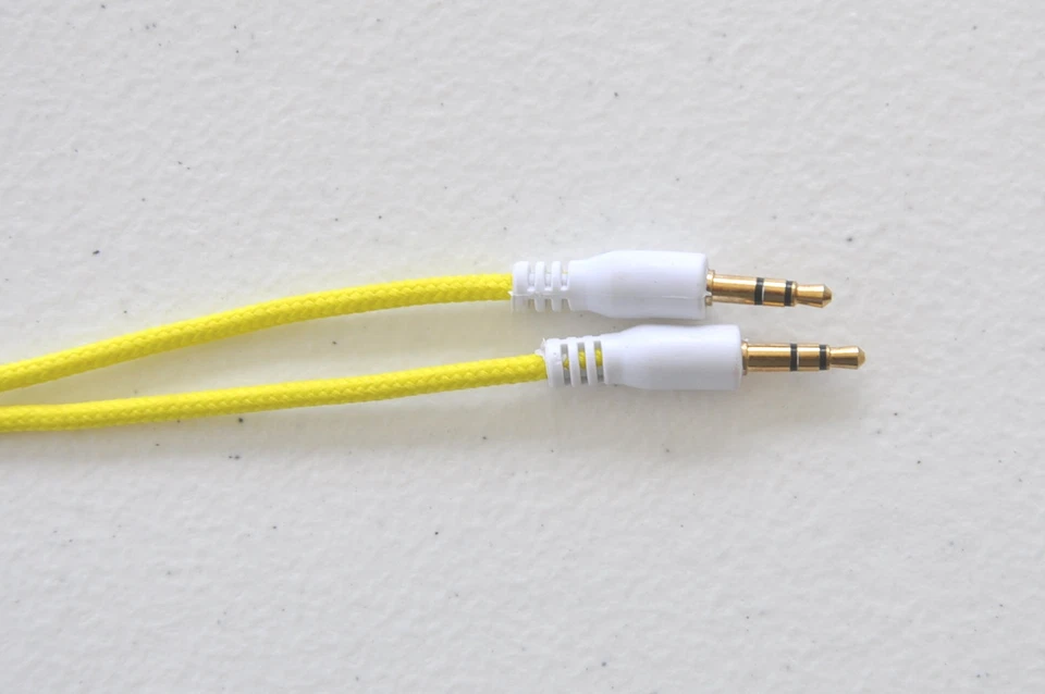 Lote CABOS AUXILIAR CANDY BRAID 3 PÉS PARA IPHONE 6 4S 5 5S IPOD MP3 AMPLIFICADOR DE CARRO PC TELEFONE - Imagem 1 de 1