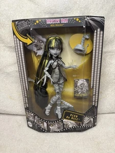 2025 Mattel Monster High Cleo De Nile Reel Drama Fashion Doll *IN HAND* - Picture 1 of 6