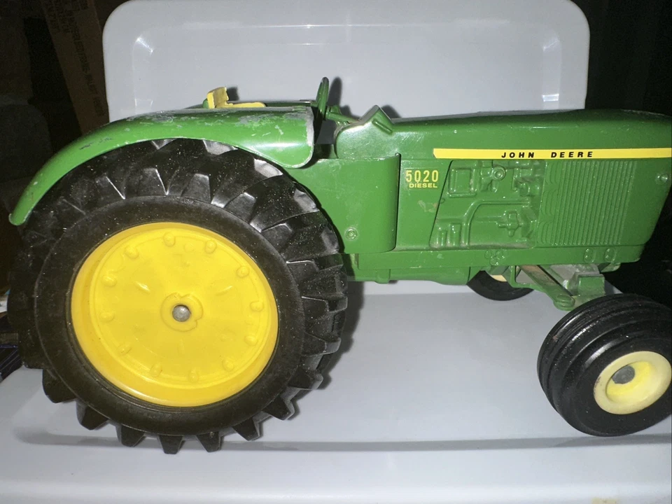 Tractor diésel Ertl John Deere 5020 de colección modelo a escala 1:16 metal fundido a presión Foto 1 de 2