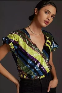 Blusa corta pequeña nueva con etiquetas Rdalamal Anthropologie XS con sobrepelliz de lentejuelas con volantes - Imagen 1 de 7