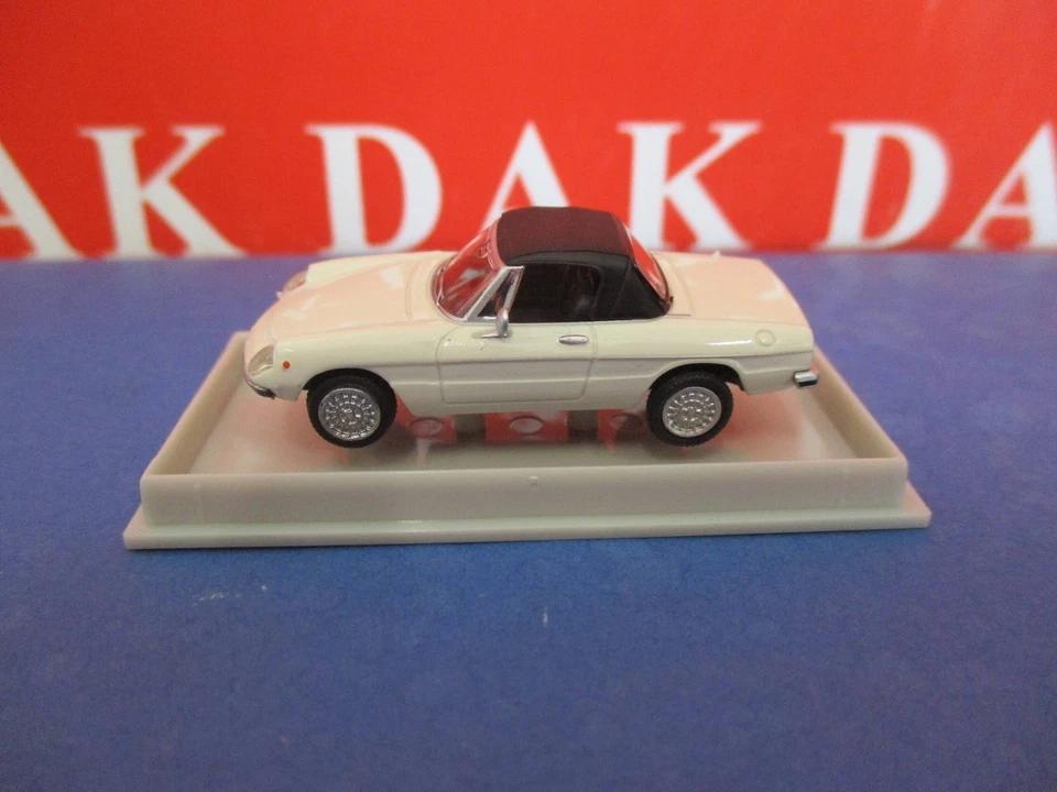 BREKINA 29605 Alfa Romeo Spider capote chiuso colore bianco scala H0 1/87