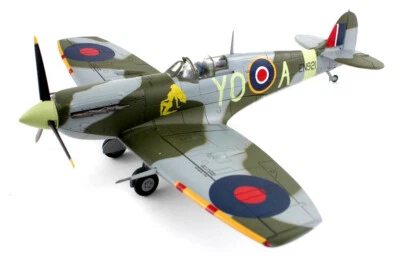 Hobby Master 1:48 RCAF Supermarine Spitfire Mk. Vb Clipped Wing Fighter, HA7862 - Image 1 of 4