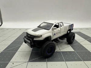Maisto 2017 Chevrolet Colodado ZR2 Pickup Truck, White "PEAK Suspension" - 1/48 - Picture 1 of 6