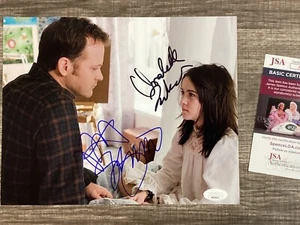 (SSG) "ORPHAN" - ISABELLE FUHRMAN & PETER SARAGAARD Signed 10X8 Photo - JSA COA - Picture 1 of 7