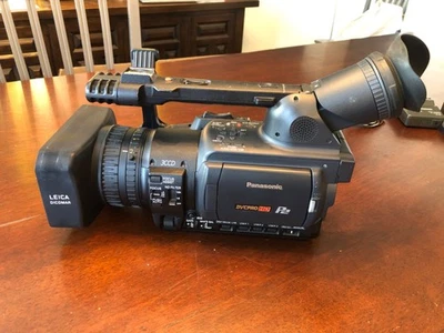 Panasonic AG-HVX200P 3-CCD P2/DVCPRO HD Camcorder & P2 Cards TESTED & WORKING  - Image 1 of 4