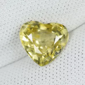 2.24 ct FINE QUALITY HEART - LIME YELLOW NATURAL YELLOW ZIRCON See Vdo 4285 DL - Picture 1 of 2