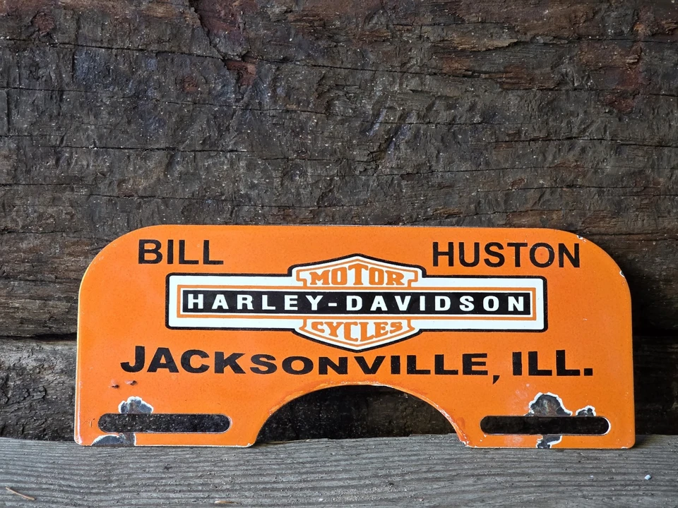 VINTAGE HARLEY DAVIDSON MOTORCYCLE PORCELAIN LICENSE PLATE TOPPER 10"x4" - Image 1 of 4