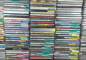 130+ ZUFÄLLIG SORTIERTE CDs - alle Genres Großhandel Restposten KEINE RESERVIERUNG * WIE BESEHEN * - Bild 1 von 5