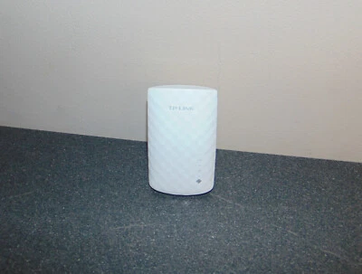TP-LINK AC750 Wireless Range Extender (RE200) *Working* - Image 1 of 4