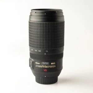 Nikon AF-S NIKKOR 70-300 mm 1:4.5-5.6 G VR ED IF 67 mm Filtergewinde - Bild 1 von 3