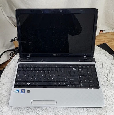 Portátil TOSHIBA SATELLITE L755 PSK1WU-06601D PENTIUM B940 4 GB VER NOTAS Foto 1 de 4