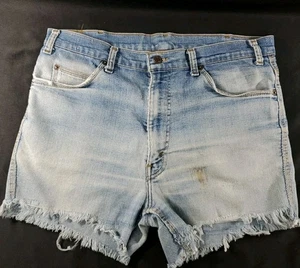 Pantaloncini jeans vintage anni 70 Levis arancione tab taglio 32 traforati effetto invecchiato leggeri - Foto 1 di 8
