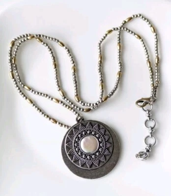 Collar de cuentas con colgante medallón perlado redondo tono plata Lucky Brand Foto 1 de 4