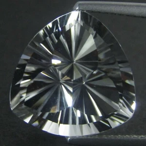 12.12Cts Classic 100% Natural White Topaz 14mm Trillion Magic 3D Cut Gem Ref VDO - Picture 1 of 6