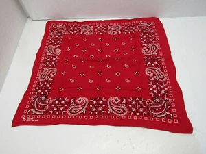 B OLD RED BLACK LARGE PAISLEY DESIGN 100% COTTON BANDANA HANKY OLD SCHOOL - Picture 1 of 2