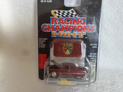 Ford cupé Racing Champions 1950 granate escala 1/58 como nuevo + coche de pie nuevo en paquete Foto 1 de 3