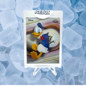 Donald Duck - 2025 Topps Chrome Disney /30 - Bild 1 von 6