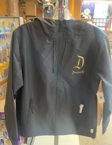 NEU 2025 Disney Disneyland 70th Anniversary Gold D Windbreaker Jacke alle Größen - Bild 1 von 4