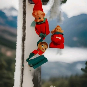 Lotto Vintage di 3 Christmas Elf Pixie Shelf Sitter Knee Hugger + Giappone - Foto 1 di 5