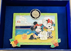 Disney Cruise DCL Mickey Minnie Beach Jumbo Pin MIB - Picture 1 of 5