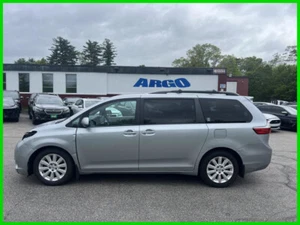 2015 Toyota Sienna LE 7-Passenger - Picture 1 of 12