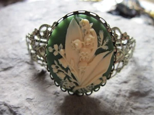 LILY OF THE VALLEY CAMEO BRONZE FILIGREE ADJUSTABLE BRACELET - GREEN - WEDDING - Picture 1 of 2