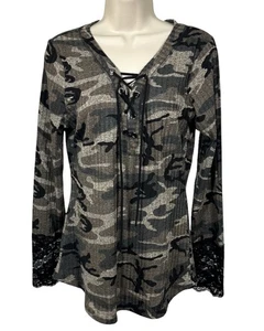 Venus Women's Camouflage Top Lace Cuffs Long Sleeve Stretch Size Large - Picture 1 of 8