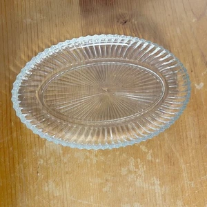 ONEIDA SPECIAL OCCASIONS CRYSTAL COLLECTION OVAL TRAY IN BOX MISSING SPOON - Picture 1 of 5