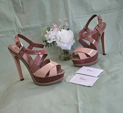 Sandalias de tacón Christian Dior marrón beige charol hebilla para mujer talla 7 EE. UU. Foto 1 de 4