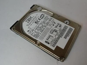 Disco duro IBM 20 GB IDE 4200 rpm 2,5 pulgadas (07N8325 IC25N020ATCS04-0) USADO  - Imagen 1 de 3
