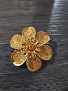 Gold Color Mesh Screen Daisy Brooch Raised Center Floral Flower Design - Picture 1 of 6