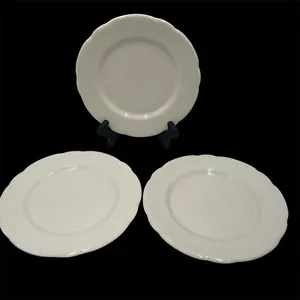 3 platos de ensalada de almuerzo vintage Buffalo China borde festoneado Ironstone 9" - Imagen 1 de 10