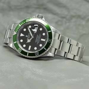 ROLEX Submariner Date 16610LV SN/#V Box/Paper - Picture 1 of 17